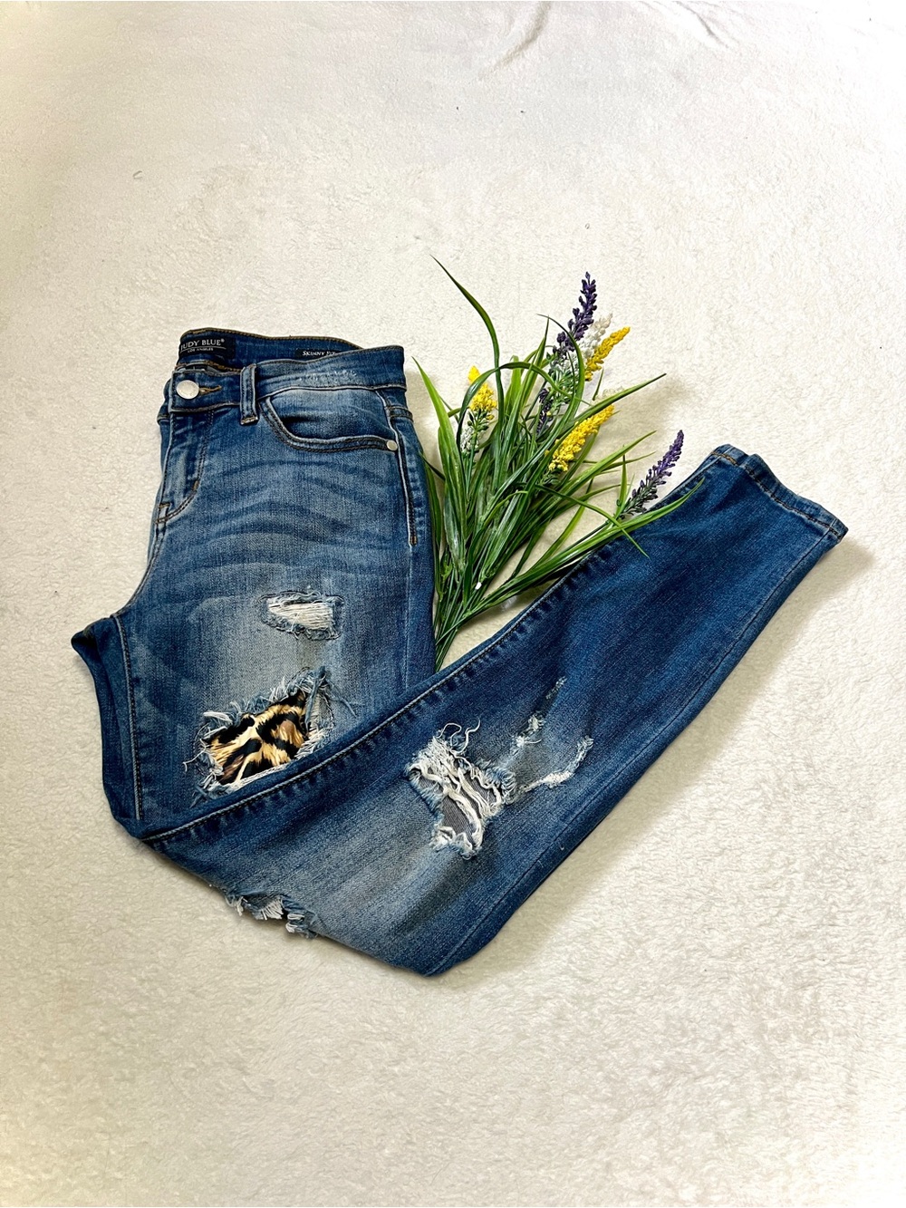 Judy Blue Skinny Fit Leopard Print Distressed Jeans - Size 3/26
